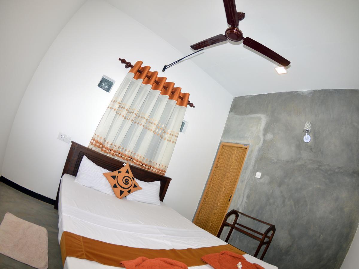 Hotel Blooming Polhena Extérieur photo