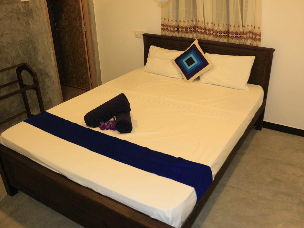 Hotel Blooming Polhena Extérieur photo