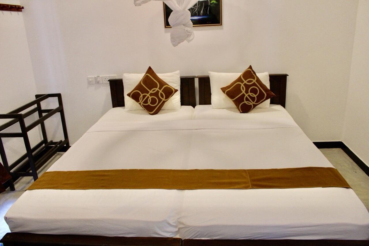 Hotel Blooming Polhena Extérieur photo