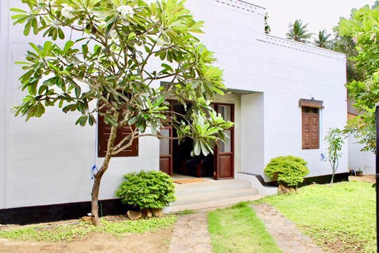 Hotel Blooming Polhena Extérieur photo