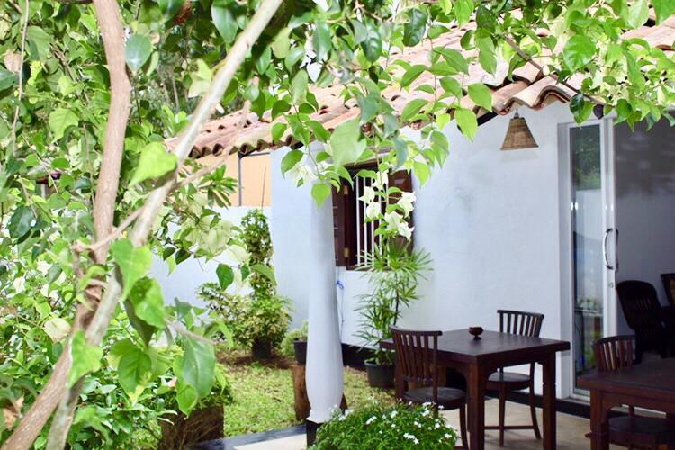 Hotel Blooming Polhena Extérieur photo