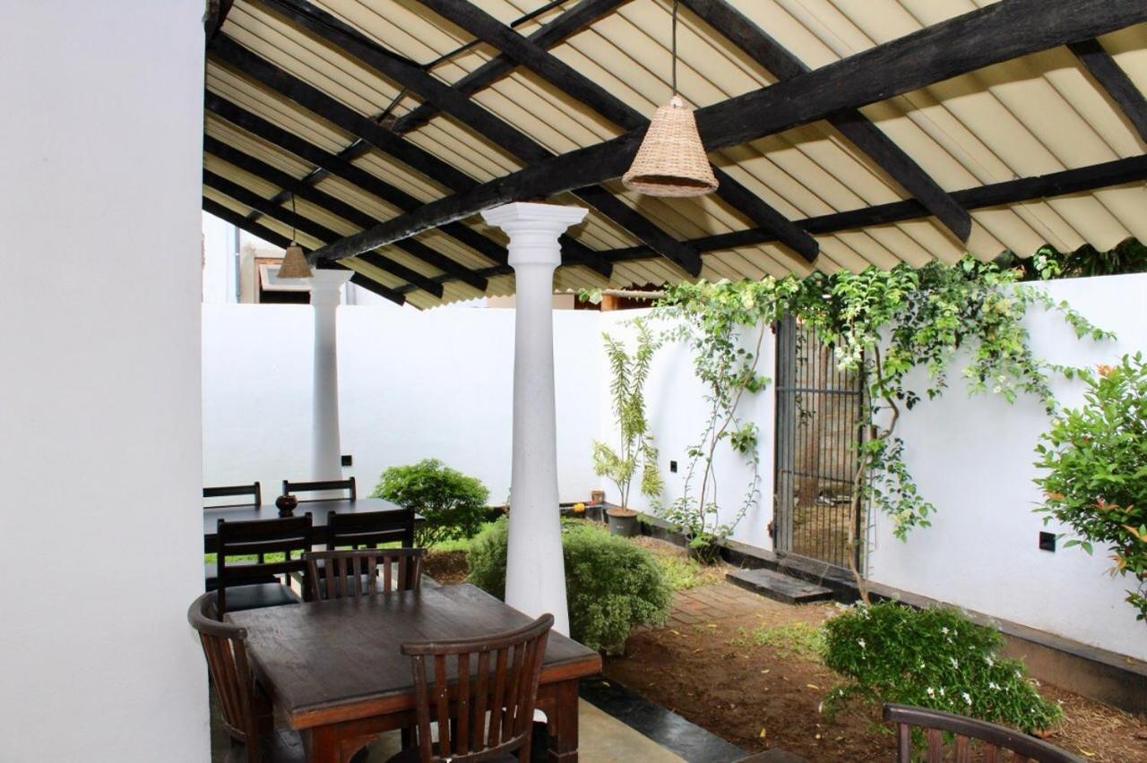 Hotel Blooming Polhena Extérieur photo