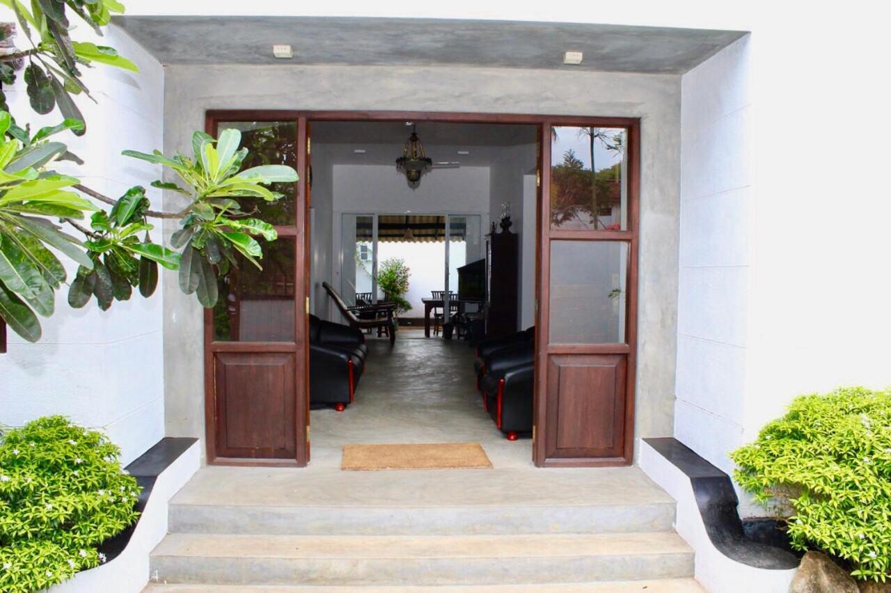 Hotel Blooming Polhena Extérieur photo