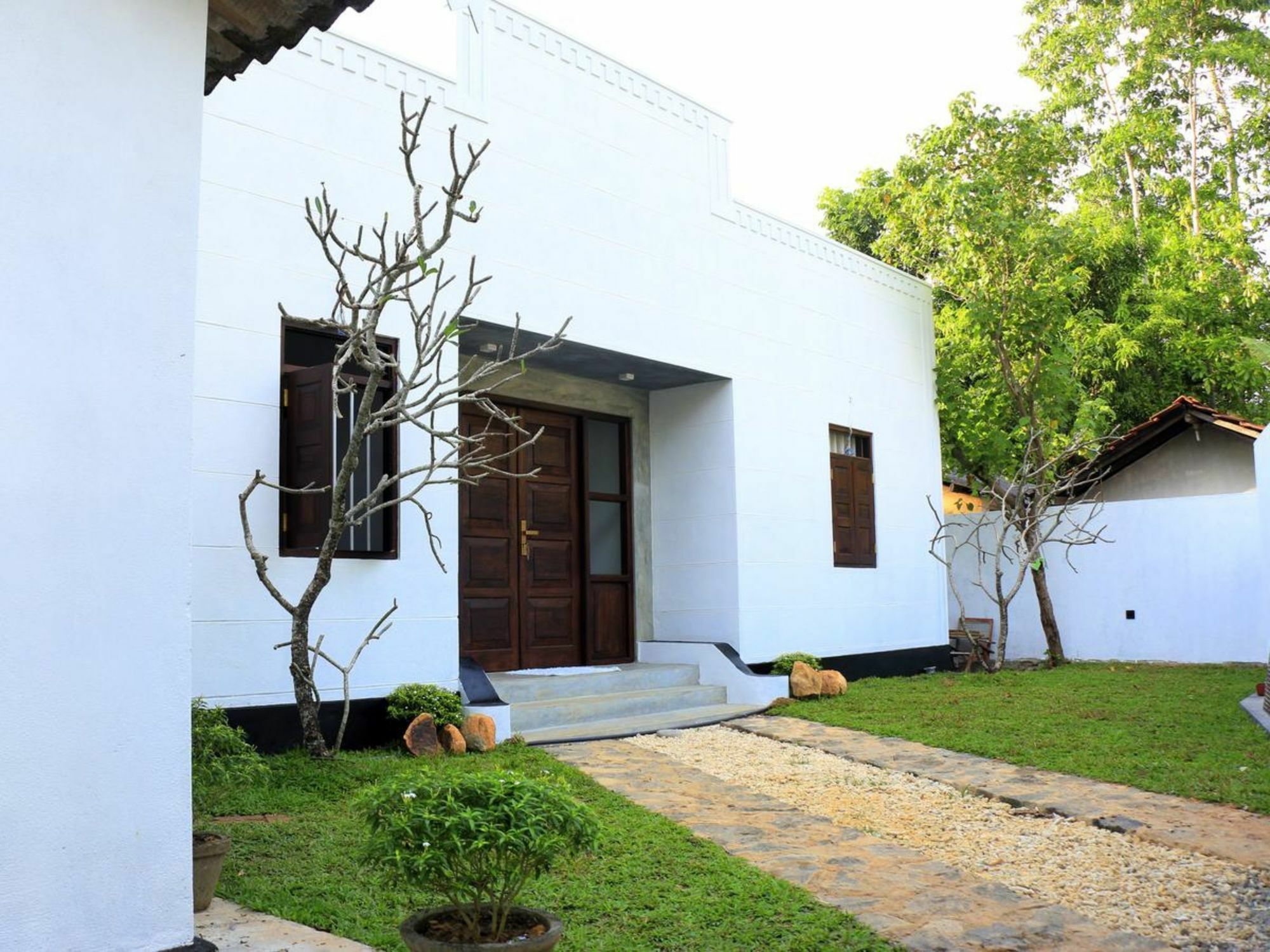 Hotel Blooming Polhena Extérieur photo